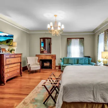 InnBuffalo Off Elmwood