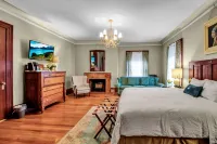 InnBuffalo Off Elmwood