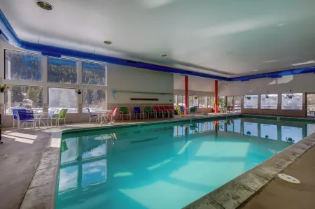 Decatur 1785 by Summit County Mountain Retreats Отели в г. Диллон