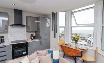 Apt 4 @ Hunter's Quay