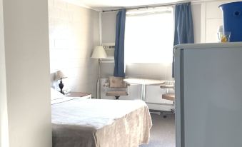 Manitou Motor Inn