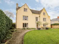 Chapel House Hotels in Stonehouse