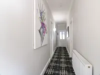 Lower Neuk Hotels in Dollar