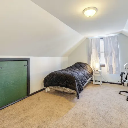 3 Mi to Hard Rock Casino: Charming Home in Gary!