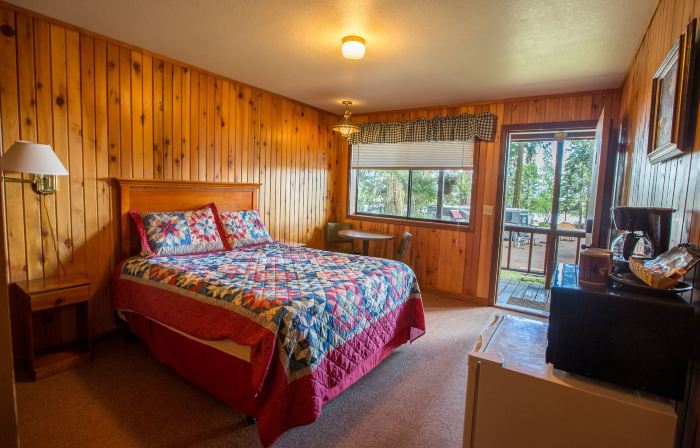 Crater Lake Gateway-Rocky Point Resort