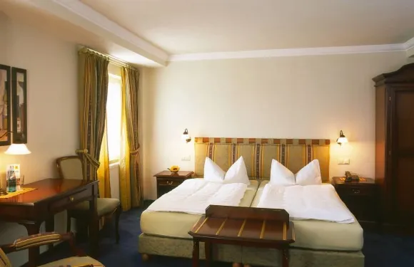 布魯切什雷貝斯託克酒店