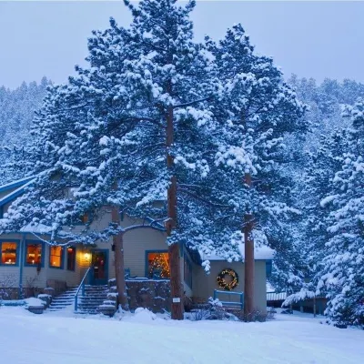 Riversong Inn Retreat Hotels near Sprague Lake