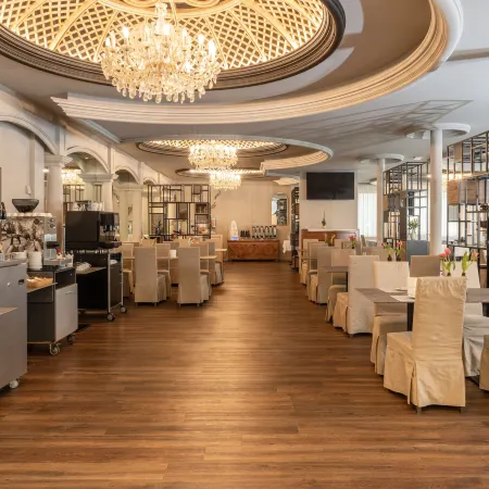 Adhhoc Hotel