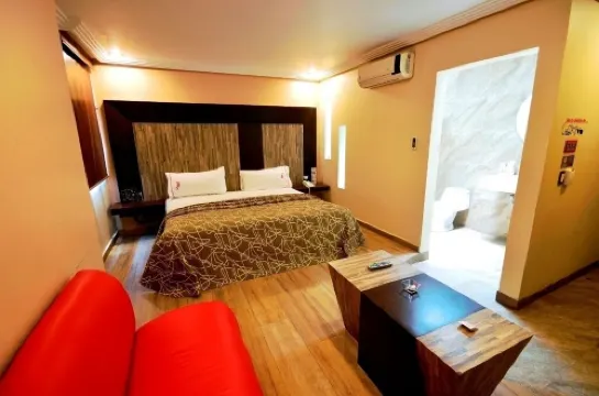 Hotel M Red