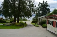 Seaside Villa Motel & RV Park Hotel di Powell River