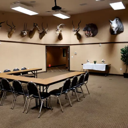 Rushmore Express & Suites