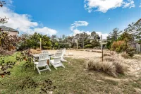 Beautiful Obx Home W. Pristine Views 6 Bedroom Cottage by RedAwning - Country Houses