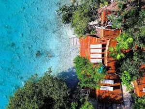 Naya Bacalar Lagoon Front Hotel