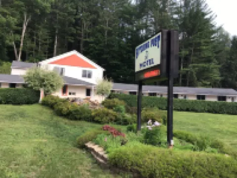 Hitching Post Country Motel Hotels in Cornwall