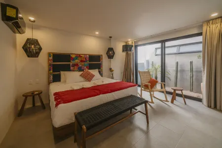 Punta Agave Suites Отели рядом с достопримечательностью «Templo of the Compa?ia de Jesus»