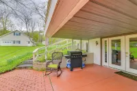 Charming Canandaigua Lake House w/ Deck & Views! - Wifi