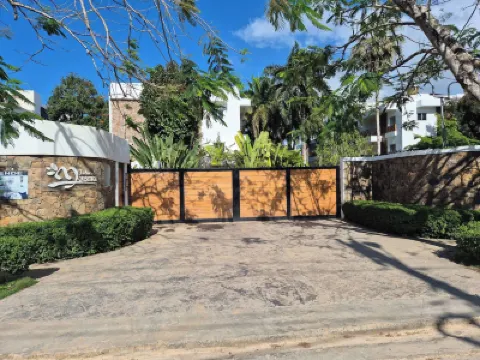 Punta Popy 3Br Duplex with Pool, Walk to Beach Hotels in 