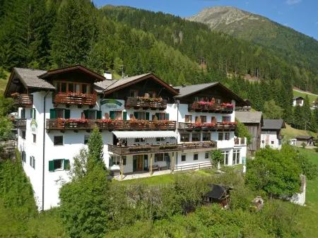 Hotel Jägerhof Отели в г. Сан-Леонардо-ин-Пассирия