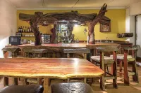 Trans Kalahari Inn - Bares