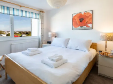 164 Cumber Close Hotels in Malborough