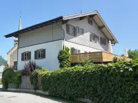 Panorama apartment "Landhaus Zell am See" for 8 people in Niedernsill. Wasserfall Hirzbach 주변 호텔