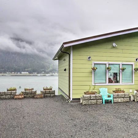 Waterfront House w/ Glacial Views - Near Downtown!