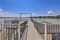 Lavish Lake House, Near Vineyards and Marinas! - Parkering