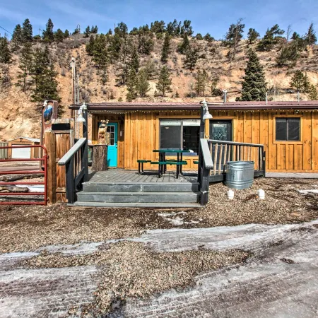 Walk to Main St and Riverfront Trail Mtn-View Condo