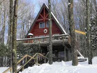 1 Mi to Beech Mtn! Family Retreat w/ Hot Tub Hotels in Beech Mountain