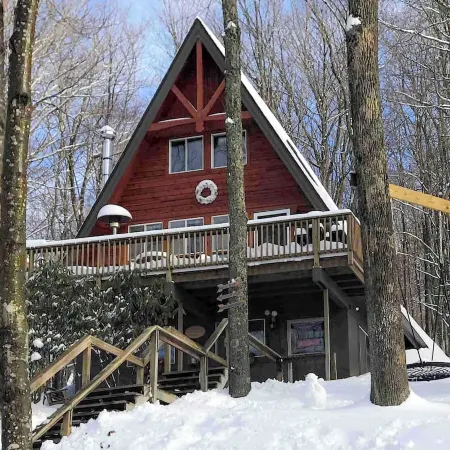 1 Mi to Beech Mtn! Family Retreat with Hot Tub