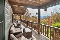 Hiawassee Cabin w/ Mtn Views < 1 Mi to Lake! - parking