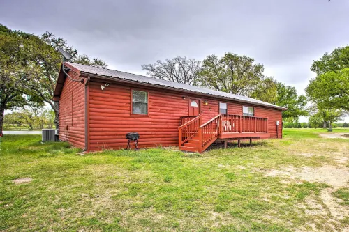 Emory Escape w/ Pond Access < 13 Mi to Lake! - Homestays