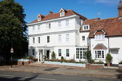 The Georgian, Haslemere, Surrey Отели рядом с достопримечательностью «Old Thorns Golf Course»