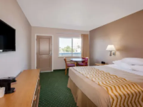 Travelodge by Wyndham Eureka Hotels in Eureka