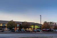 Quality Inn & Suites Pueblo West - parking