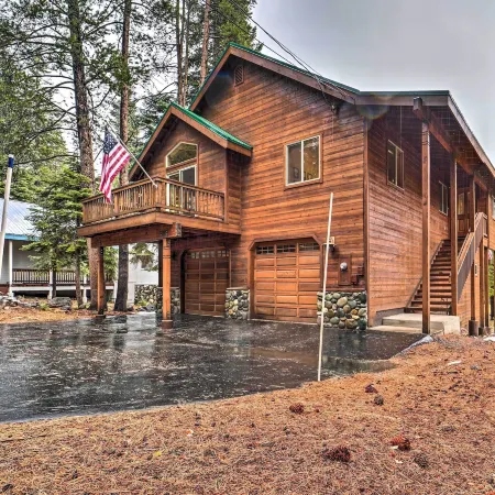 Bikes, Grill & Views: Luxe Truckee Cabin!