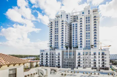 Tucker at Palmer Dadeland Miami Hotels near Adult Day Care "Miami Horizon"