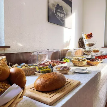 Landhotel Cafe Prälank Отели в г. Нойштрелиц