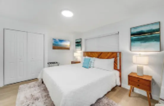 Casa Las Olas - Waterfront Home with Heated Pool, Movie Theater & Arcade
