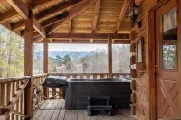Bear Pause Log Cabin in the Great Smoky Mountains