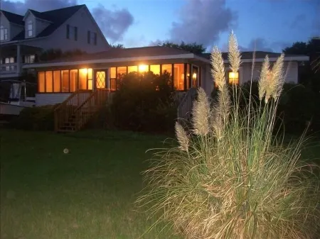 Cottage:  3005 Palmetto Blvd.