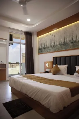 Hotel The Grand Shiva Các khách sạn gần Gomti Ghat