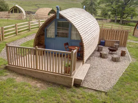 Wheatley's Glamping Отели рядом с достопримечательностью «Гарден Стейшен»