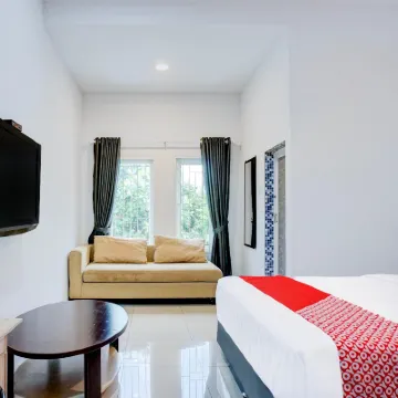 OYO Almasarra Residence Hotel dekat Indomaret