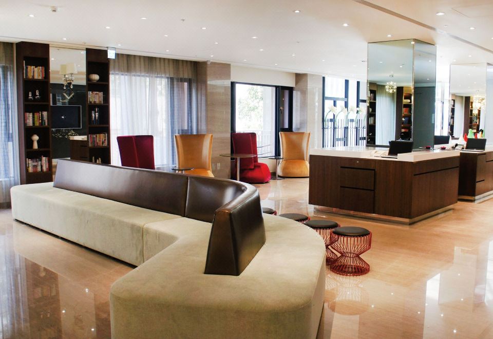 2. 가오슝 인터내셔..