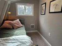 Maple Cottage - Cheery Ridgetop Home in Mt Jackson, 3 Acres and Mtn Views