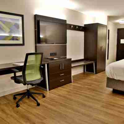 Holiday Inn Express & Suites GATINEAU - OTTAWA by IHG Rooms