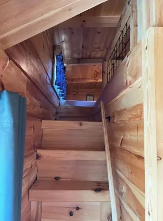 Cheerful Cabin with Mountain View & Hot Tub