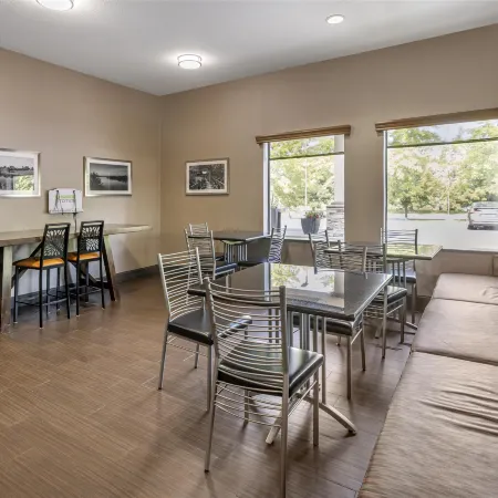 Best Western Plus Lees Summit Hotel  Suites