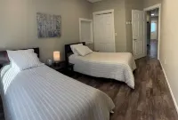 Beautiful modern 2 bedroom apartment, near trails, with big parking lot